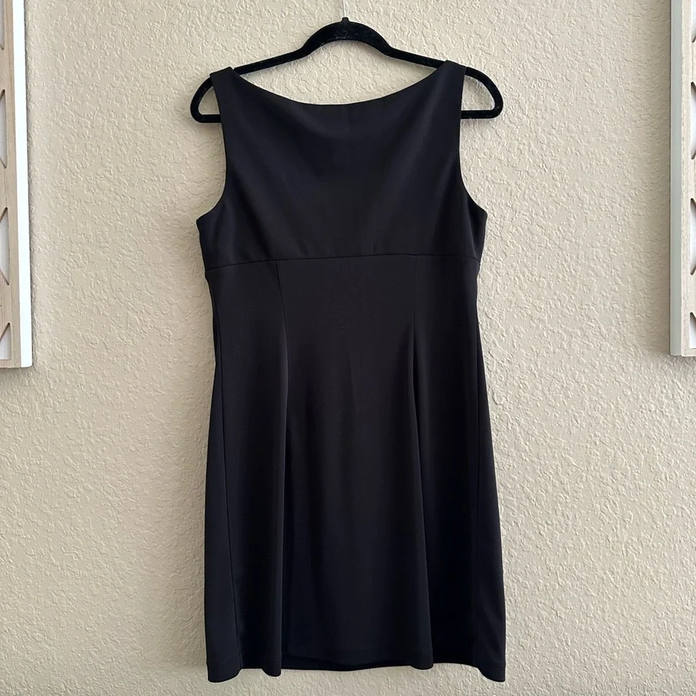 Donated — Last chance 💙5/$25💙 BCBG perfect little black dress L - Picture 5 of 5